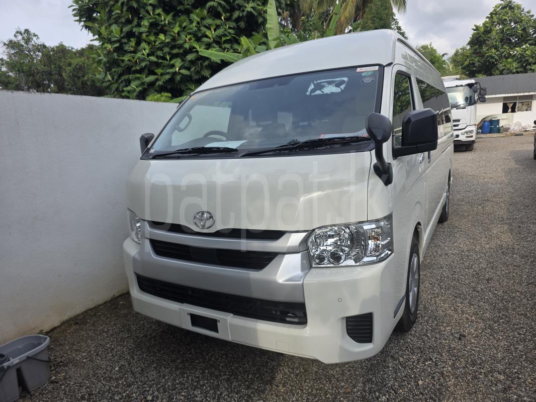 Toyota Hiace 2024 - சான்றளிக்கப்பட்டது வேன் sale in Sri Lanka - patpat.lk