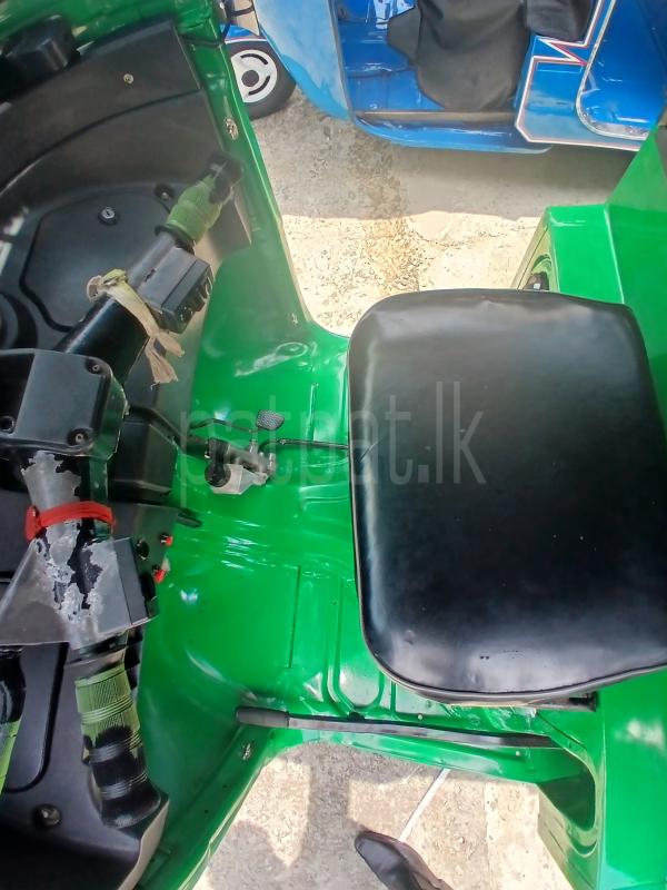 Bajaj Three Wheel 2014 - பயன்படுத்தப்பட்டது முச்சக்கர வண்டி sale in Sri Lanka - patpat.lk