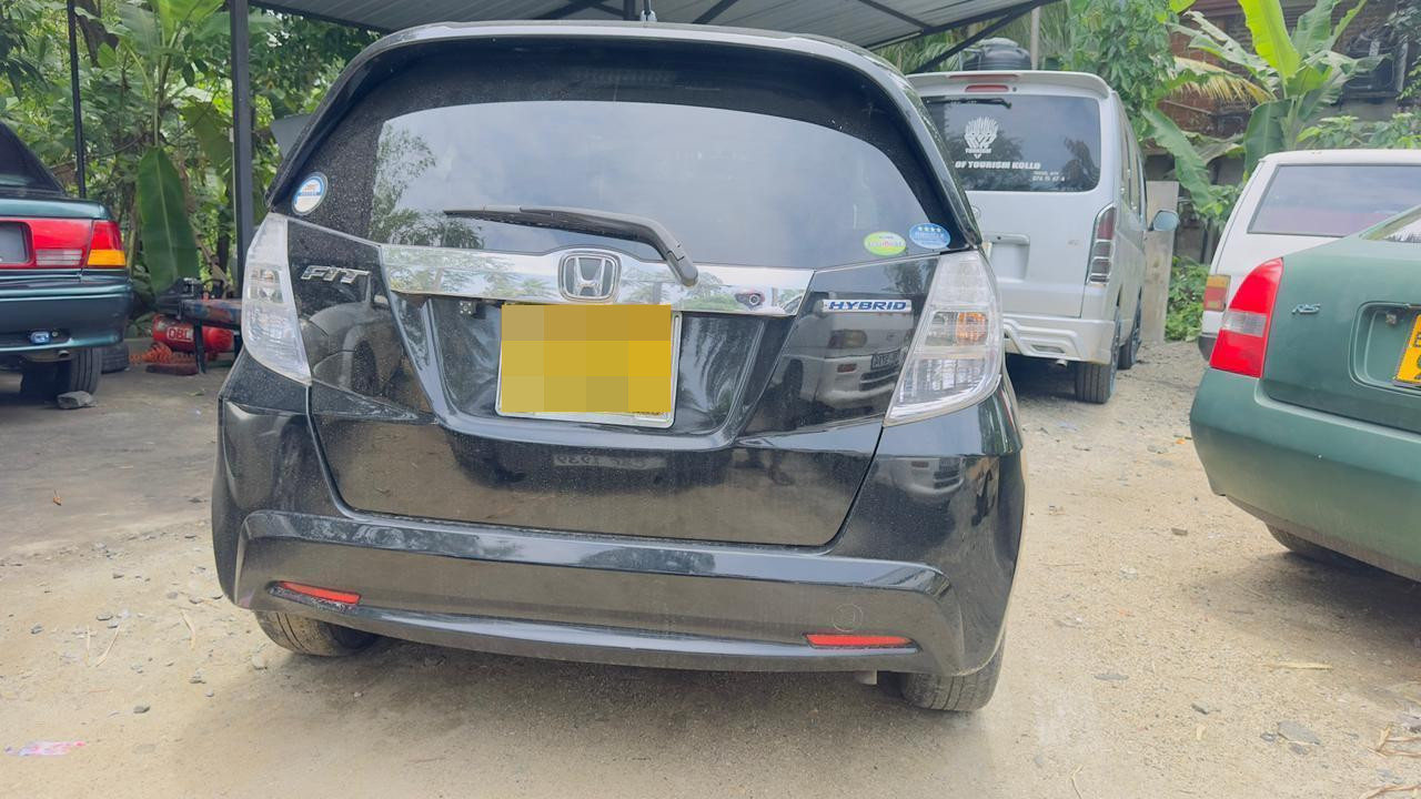 Honda FIT SHUTTLE 2011 - பயன்படுத்தப்பட்டது கார் sale in Sri Lanka - patpat.lk