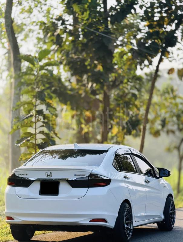 Honda Grace 2016 - பயன்படுத்தப்பட்டது கார் sale in Sri Lanka - patpat.lk