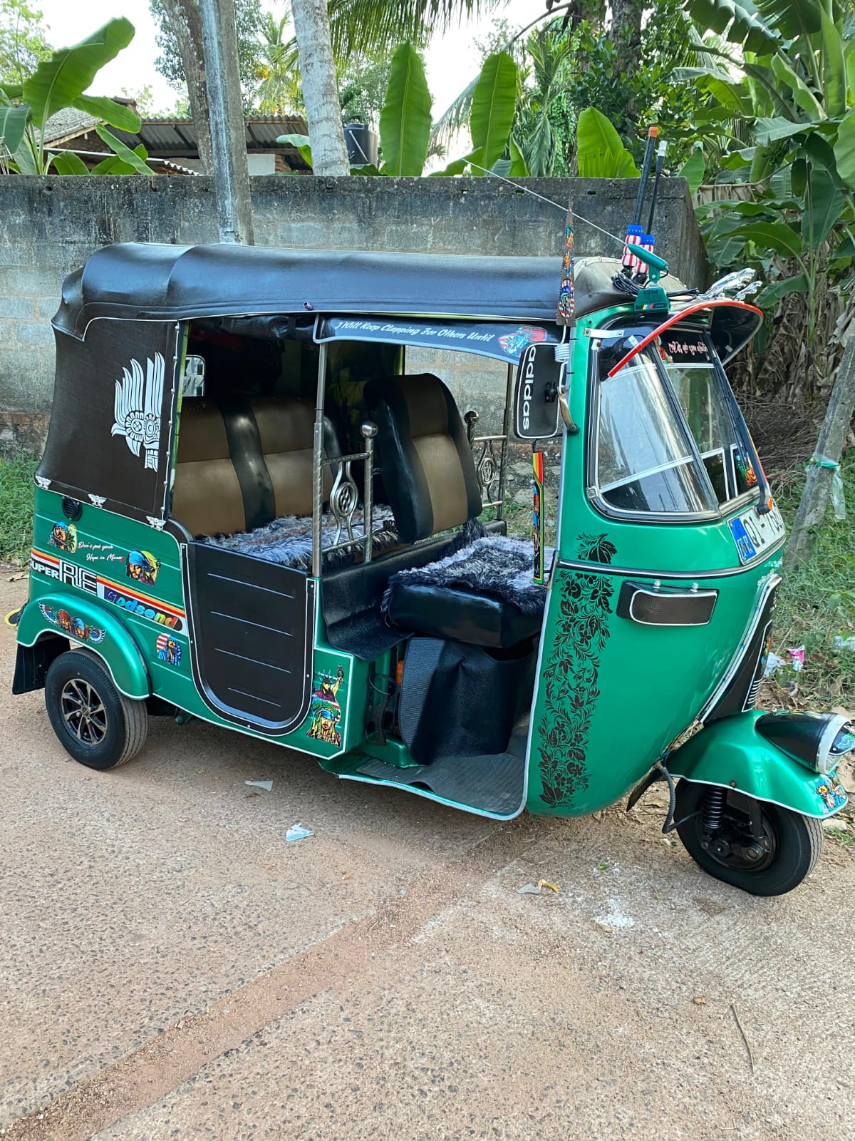Bajaj Three Wheel 2006 - பயன்படுத்தப்பட்டது முச்சக்கர வண்டி sale in Sri Lanka - patpat.lk