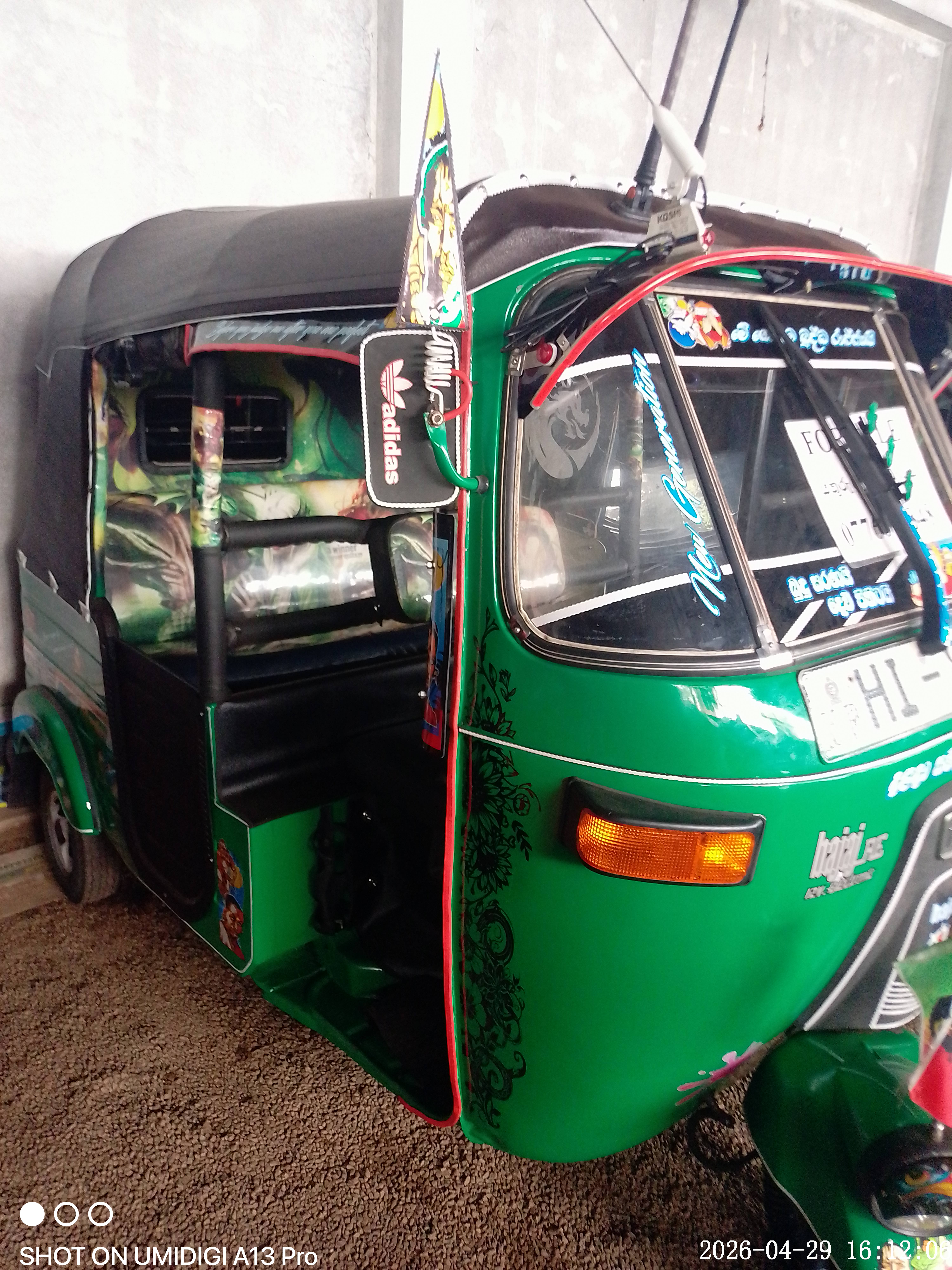 Bajaj Three Wheel 2004 - பயன்படுத்தப்பட்டது முச்சக்கர வண்டி sale in Sri Lanka - patpat.lk
