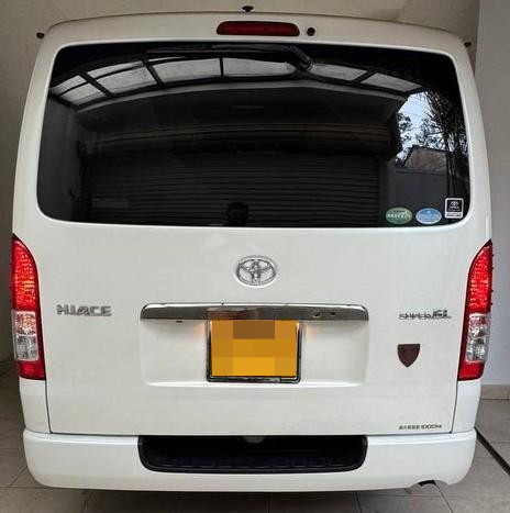 Toyota Hiace 2017 - භාවිතා කරන ලද වෑන් රථය sale in Sri Lanka - patpat.lk