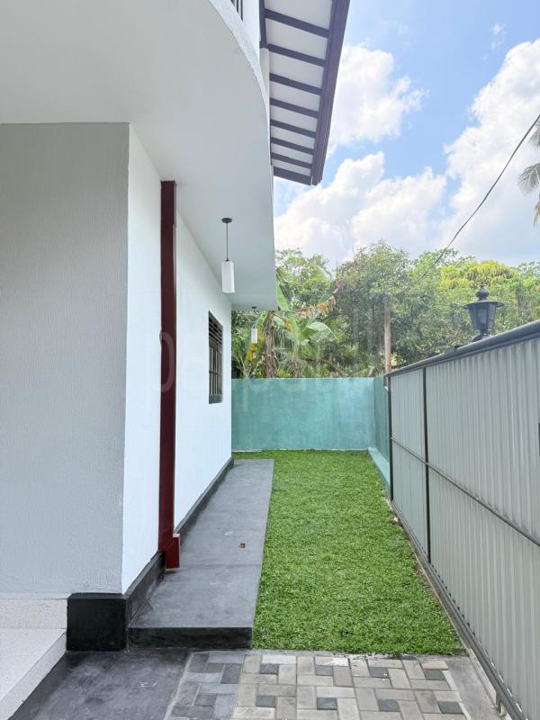 House for Sale in Athurugiriya