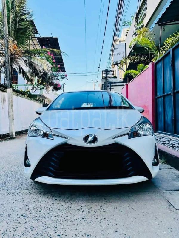 Toyota Vitz 2017 - பயன்படுத்தப்பட்டது கார் sale in Sri Lanka - patpat.lk