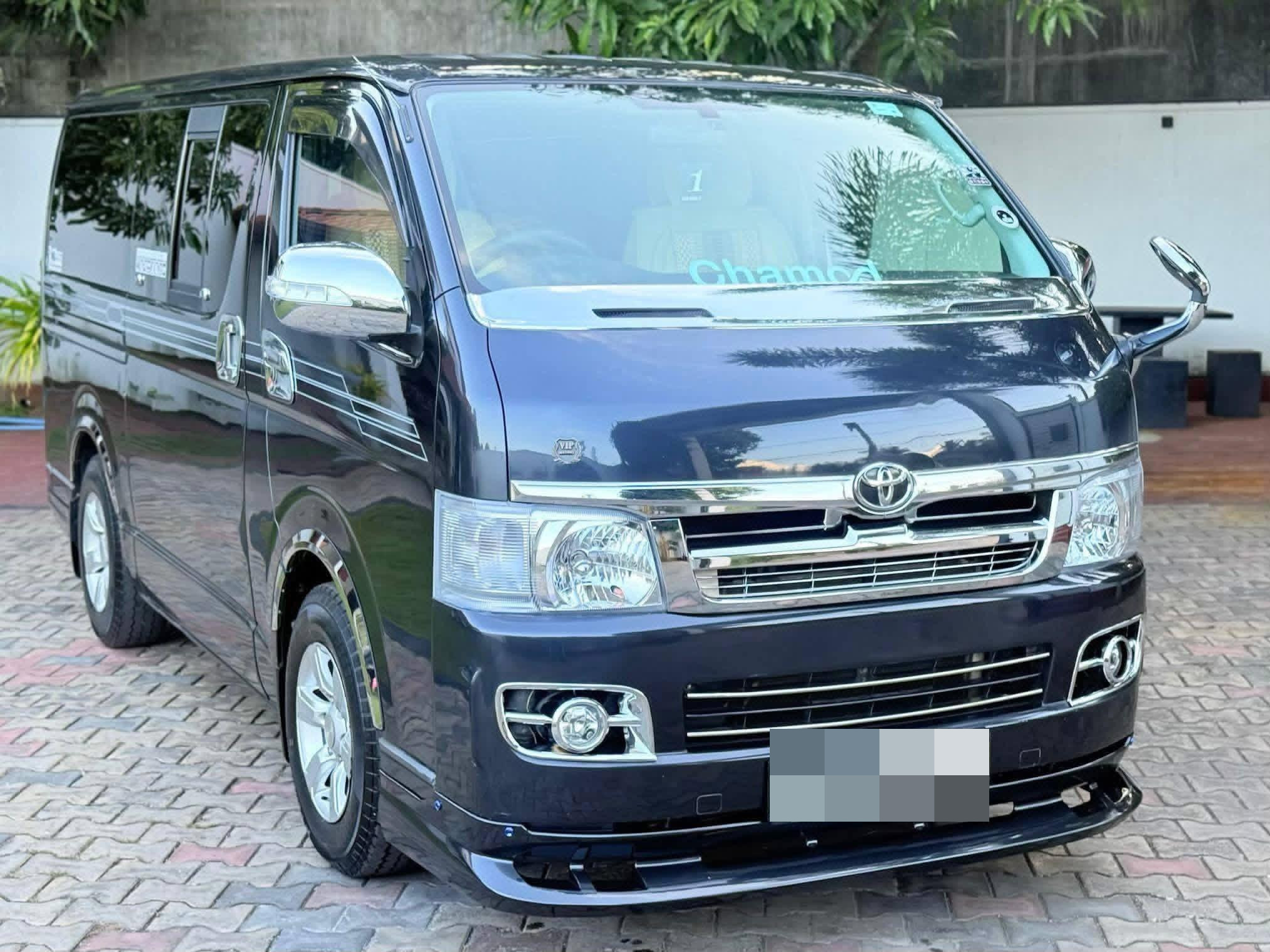 Toyota Hiace 2006 - பயன்படுத்தப்பட்டது வேன் sale in Sri Lanka - patpat.lk