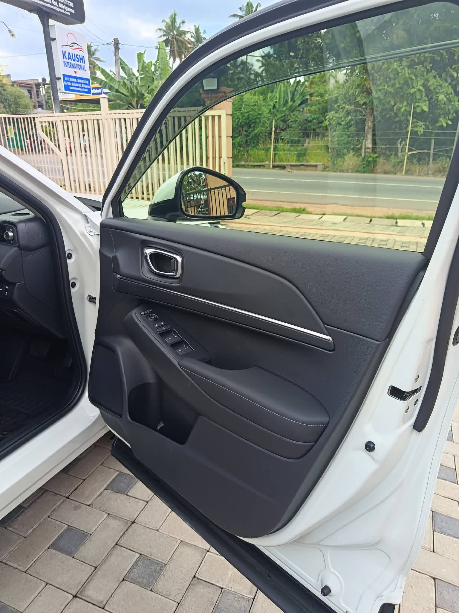 Honda Vezel 2024 - නැවත සකස් කල SUV රථය sale in Sri Lanka - patpat.lk