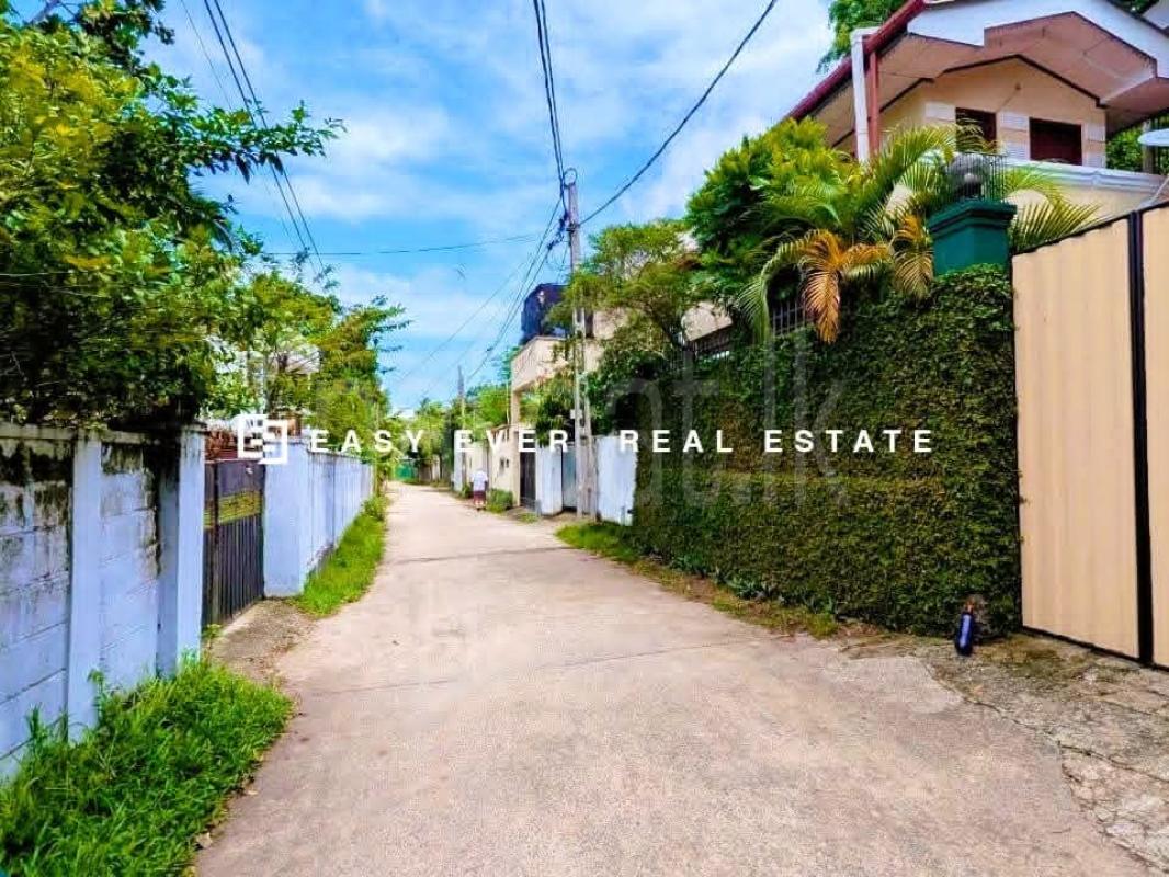 Residential Land for Sale in Hunupitiya