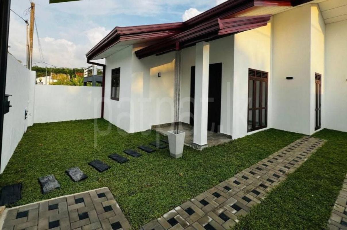 House for Sale in Athurugiriya ads-image-1