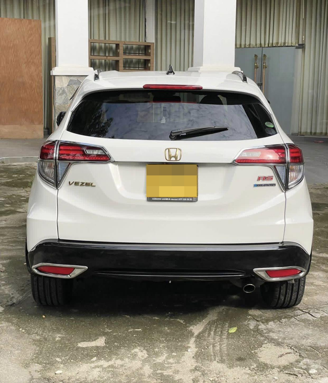 Honda Vezel 2016 - භාවිතා කරන ලද SUV රථය sale in Sri Lanka - patpat.lk