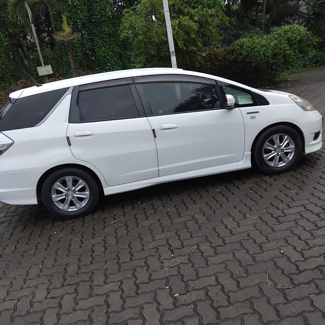 Honda FIT SHUTTLE 2013 - Used Car sale in Sri Lanka - patpat.lk