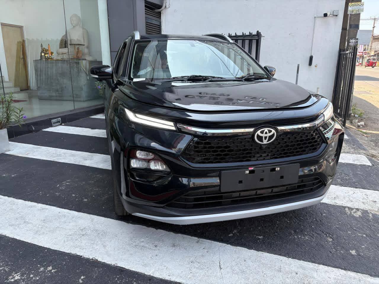 Toyota Urban Cruiser Taisor 2026 ads-image-1