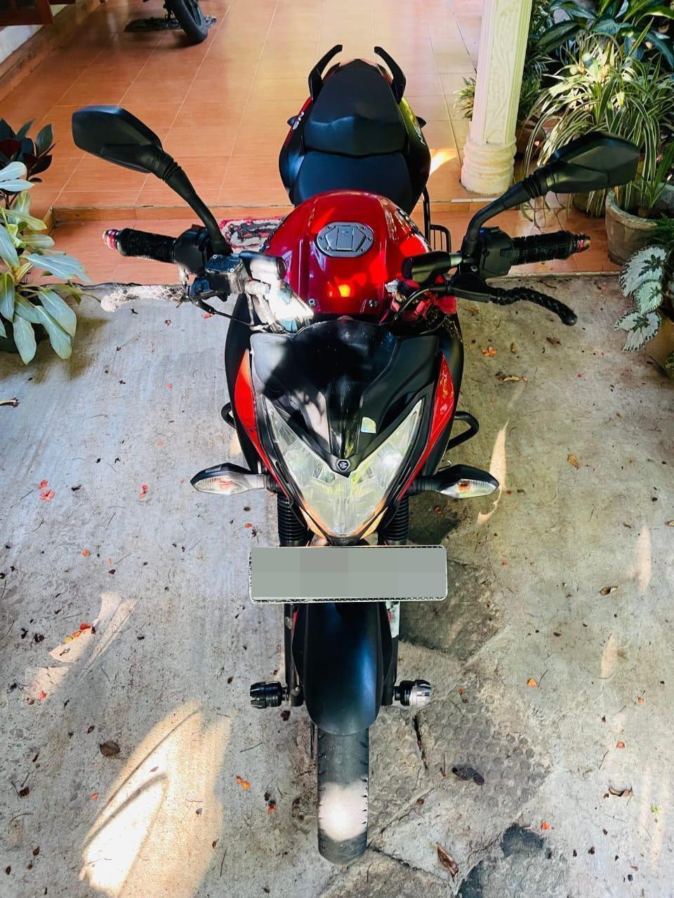 Bajaj Pulsar 2017 - பயன்படுத்தப்பட்டது பைக் sale in Sri Lanka - patpat.lk