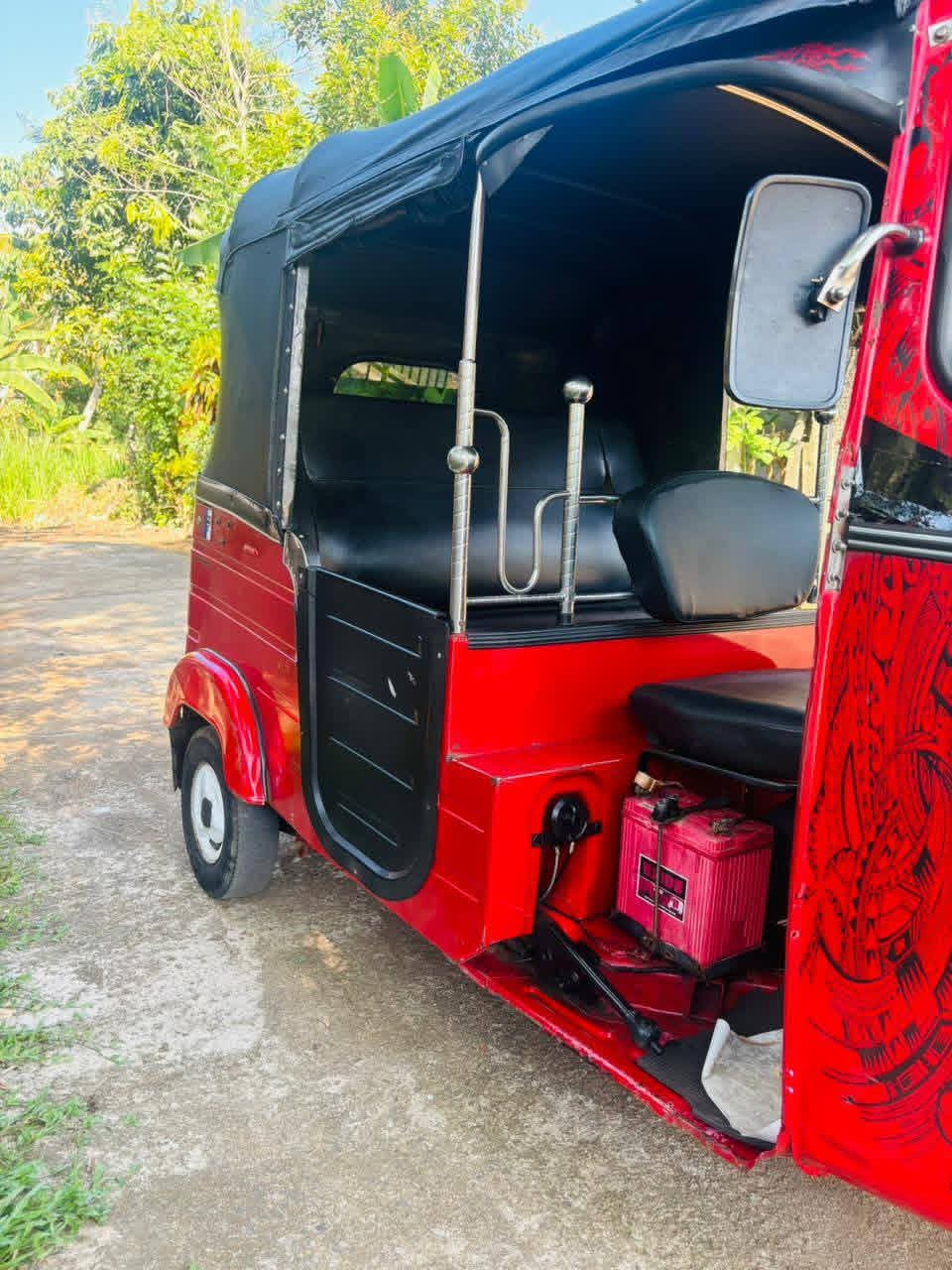 Bajaj Three Wheel 2014 - பயன்படுத்தப்பட்டது முச்சக்கர வண்டி sale in Sri Lanka - patpat.lk