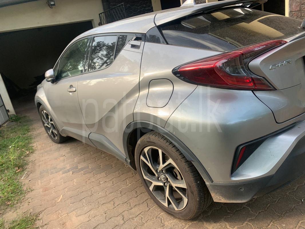 Toyota CHR 2018 - பயன்படுத்தப்பட்டது SUV sale in Sri Lanka - patpat.lk