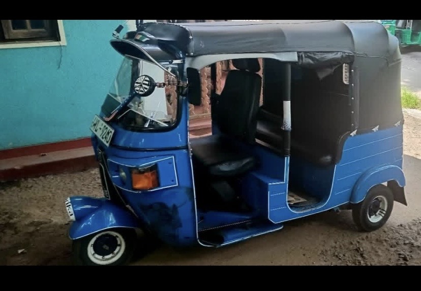 Bajaj Three Wheel 2011 - பயன்படுத்தப்பட்டது முச்சக்கர வண்டி sale in Sri Lanka - patpat.lk