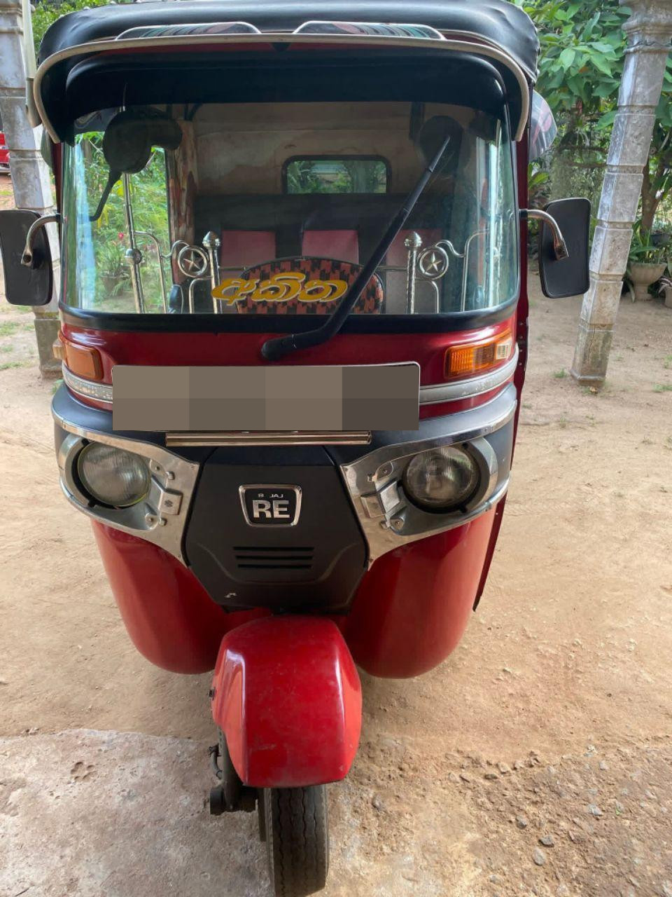 Bajaj Three Wheel 2014