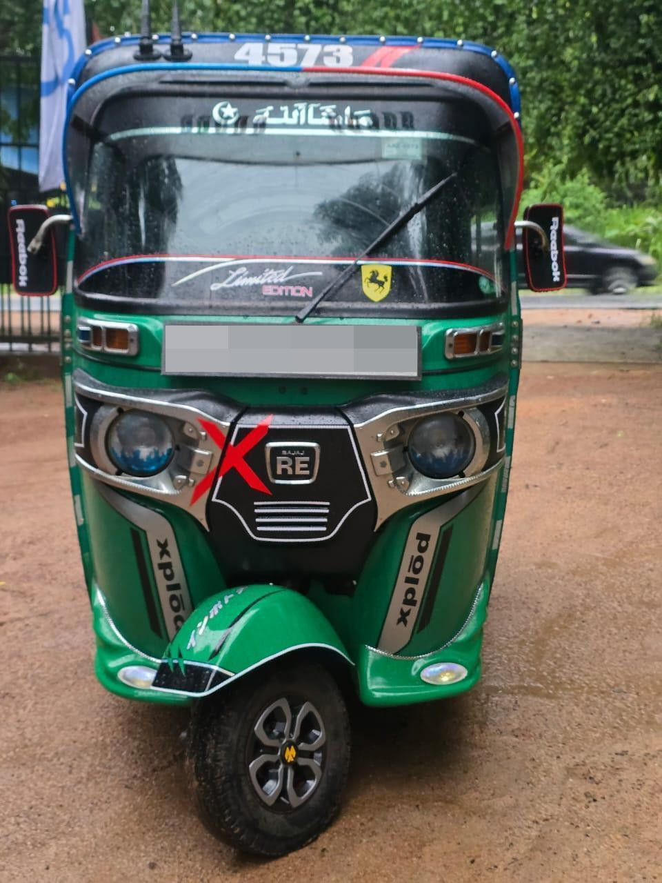 Bajaj Three Wheel 2015 ads-image-1
