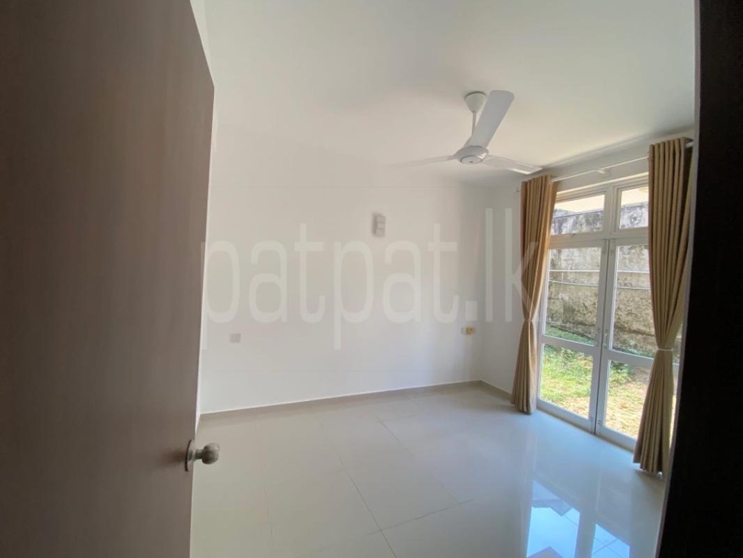 Luxury Apartment for Sale in Talawatugoda