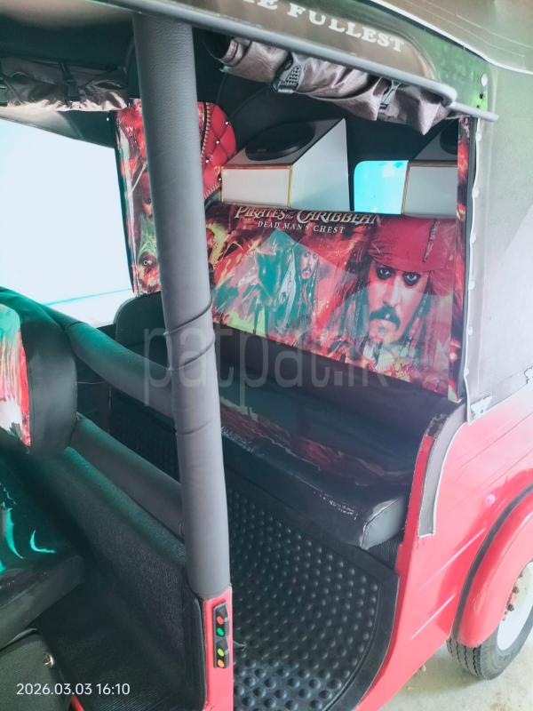 Bajaj 4 stroke 2015 - பயன்படுத்தப்பட்டது முச்சக்கர வண்டி sale in Sri Lanka - patpat.lk