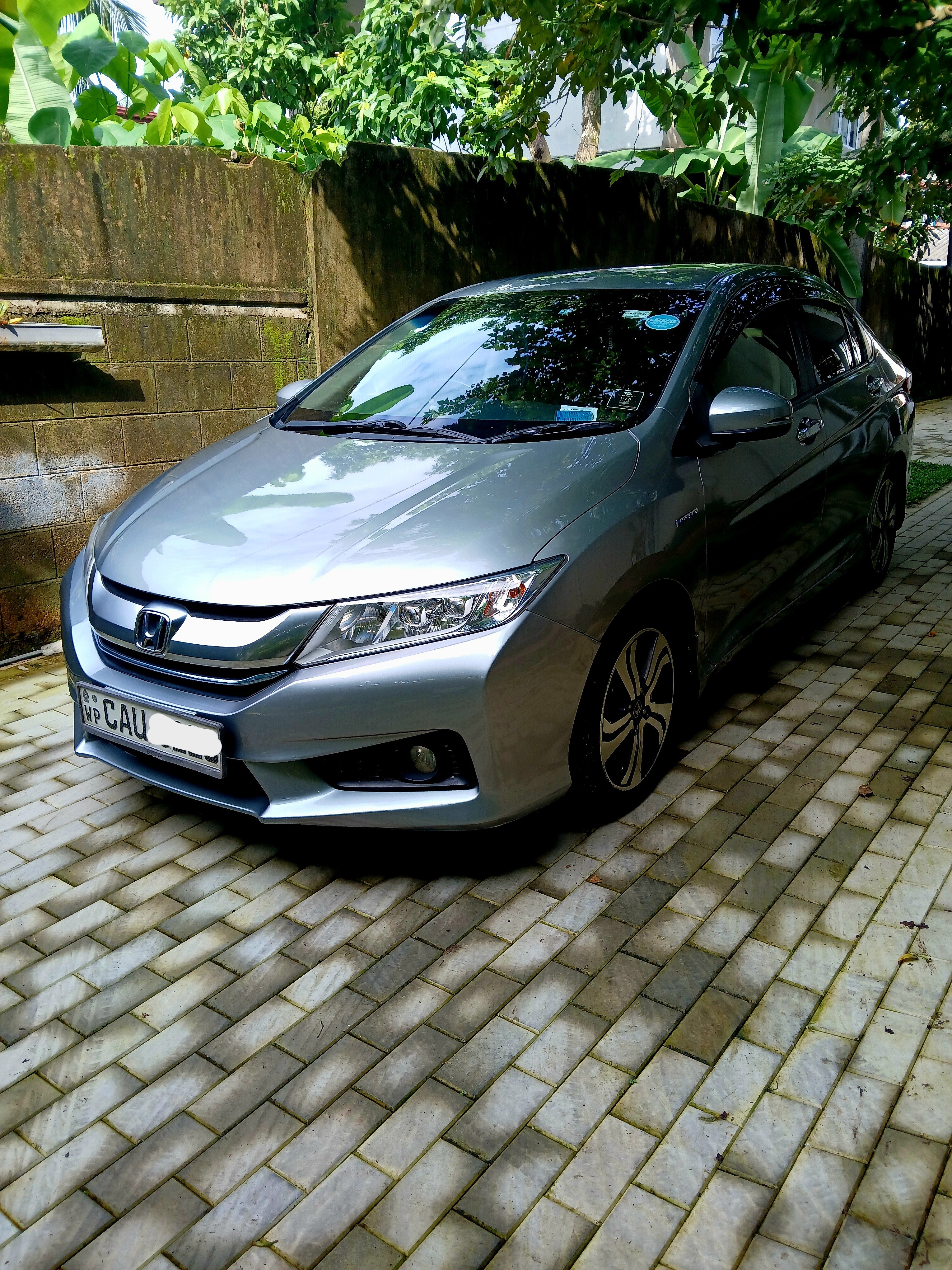 Honda Grace 2015 - භාවිතා කරන ලද කාර් sale in Sri Lanka - patpat.lk