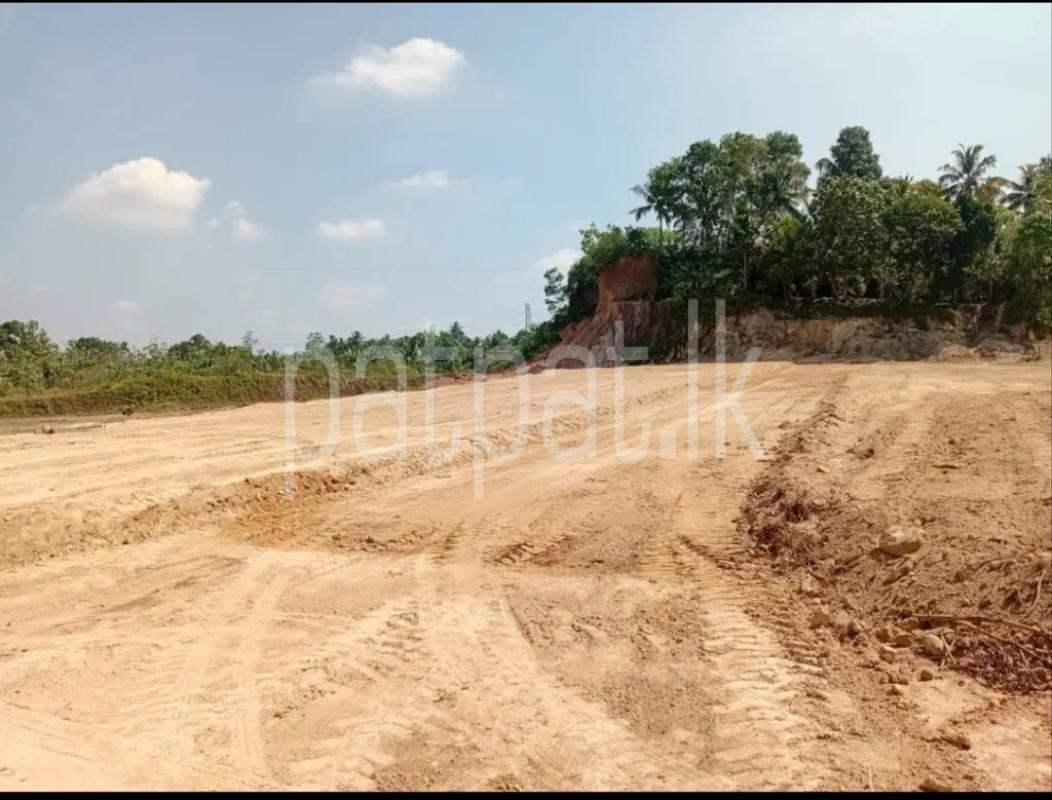 Residential Land for Sale in Meegoda