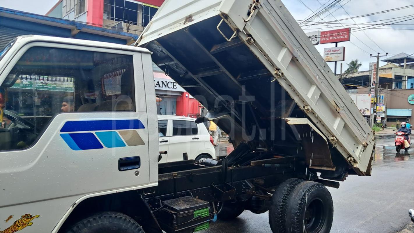 Mitsubishi Canter 1992 - பயன்படுத்தப்பட்டது டிரக் sale in Sri Lanka - patpat.lk