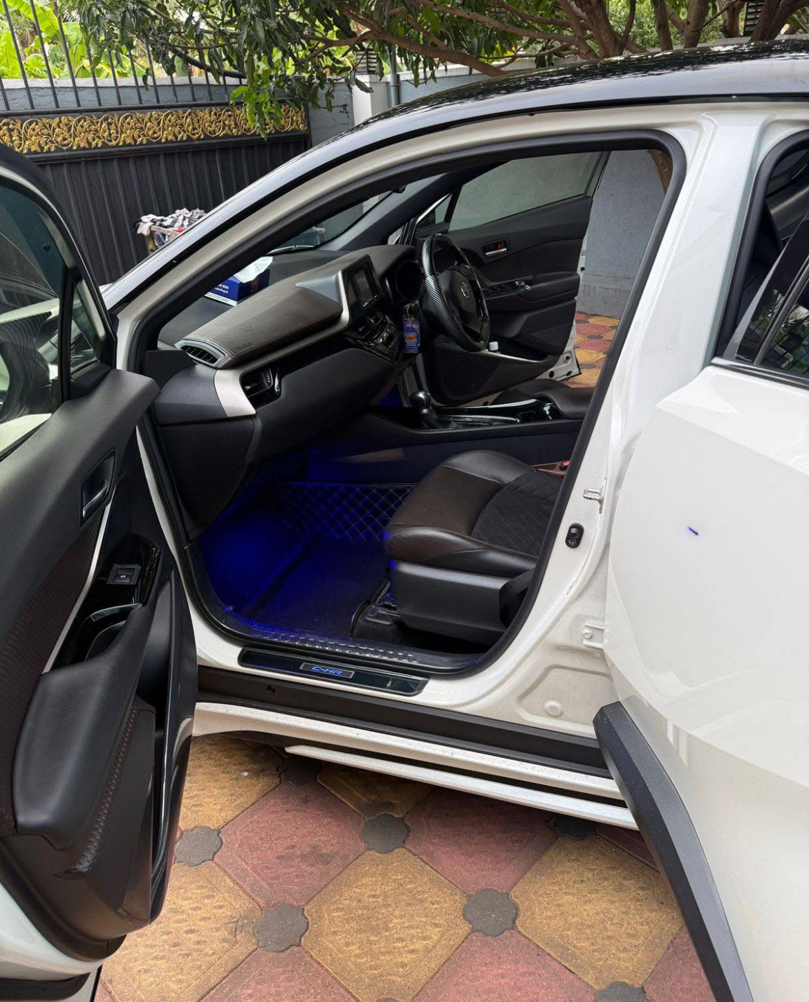 Toyota CHR 2018 - பயன்படுத்தப்பட்டது SUV sale in Sri Lanka - patpat.lk