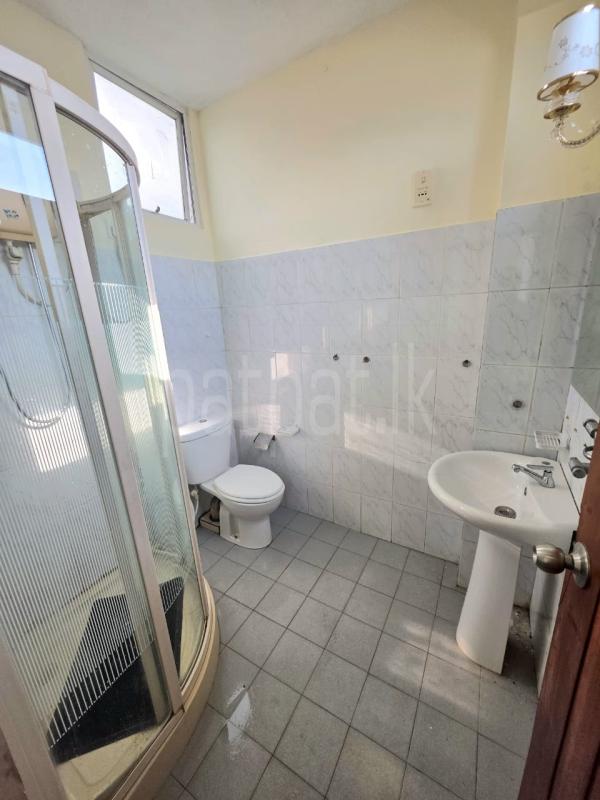  Apartment for Rent in Mount Lavinia