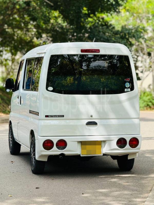 Mitsubishi Minicab 2011 - பயன்படுத்தப்பட்டது வேன் sale in Sri Lanka - patpat.lk