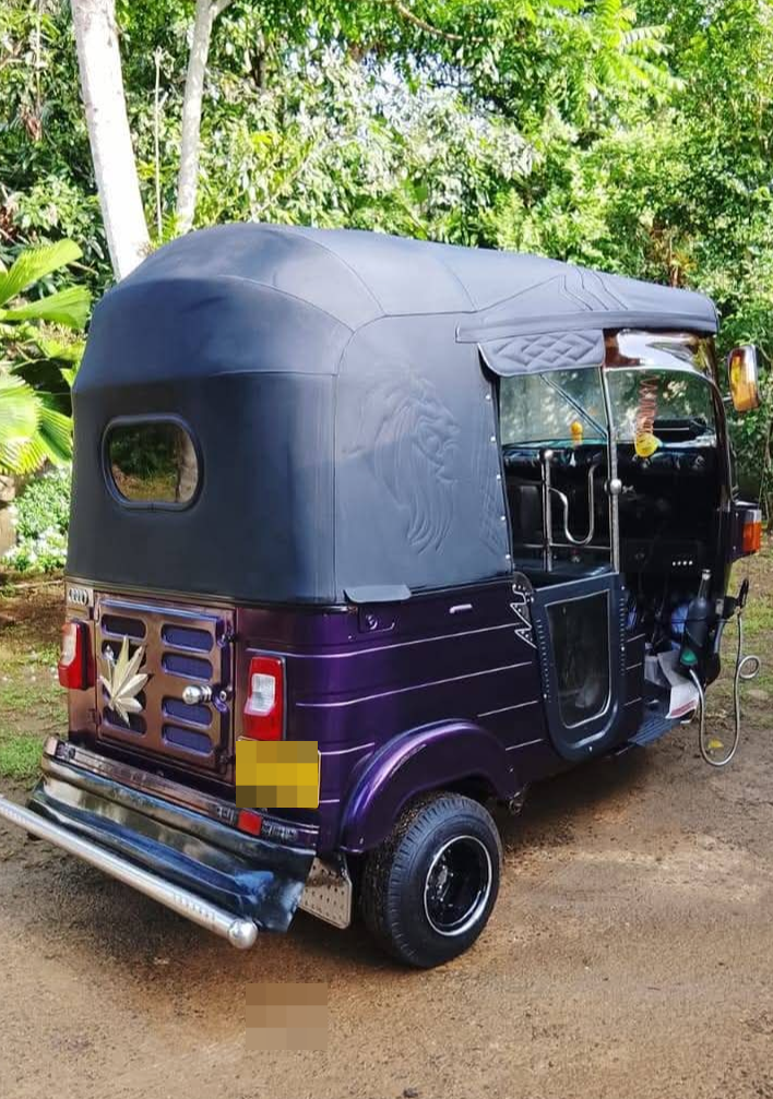Bajaj 4 stroke 2011 - Used Three wheeler sale in Sri Lanka - patpat.lk