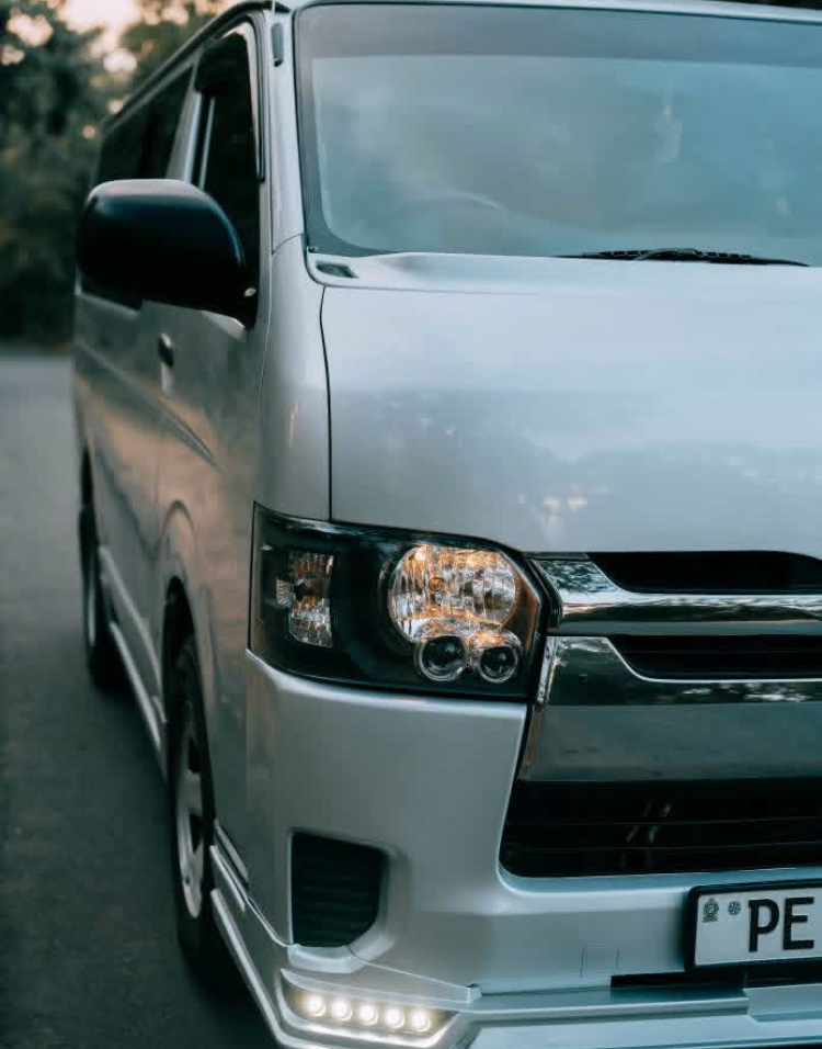 Toyota Hiace 2007 - பயன்படுத்தப்பட்டது வேன் sale in Sri Lanka - patpat.lk
