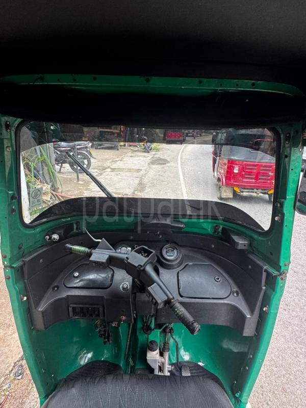 Bajaj 4 stroke 2015 - Used Three wheeler sale in Sri Lanka - patpat.lk