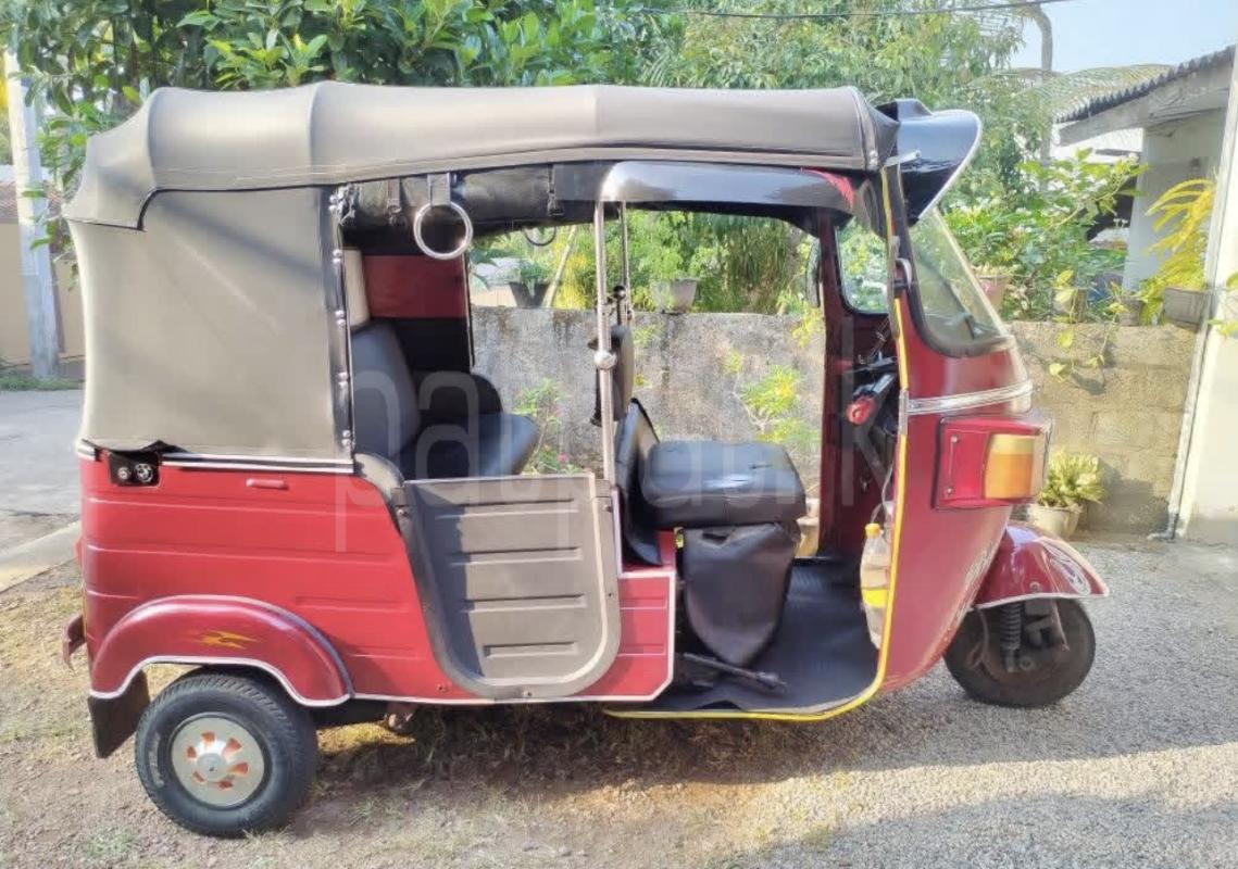 Bajaj 4 stroke 2011 - භාවිතා කරන ලද ත්‍රිරෝද රථය sale in Sri Lanka - patpat.lk