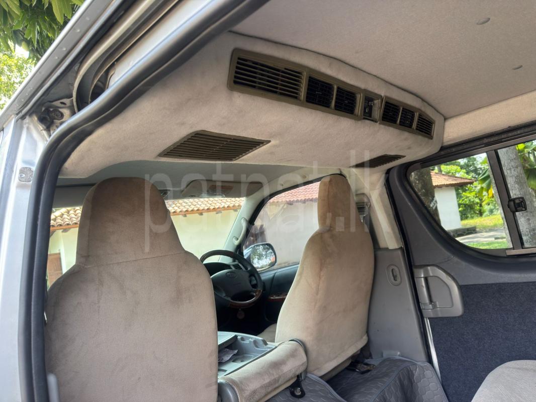 Toyota Hiace 2007 - மறுசீரமைக்கப்பட்டது வேன் sale in Sri Lanka - patpat.lk