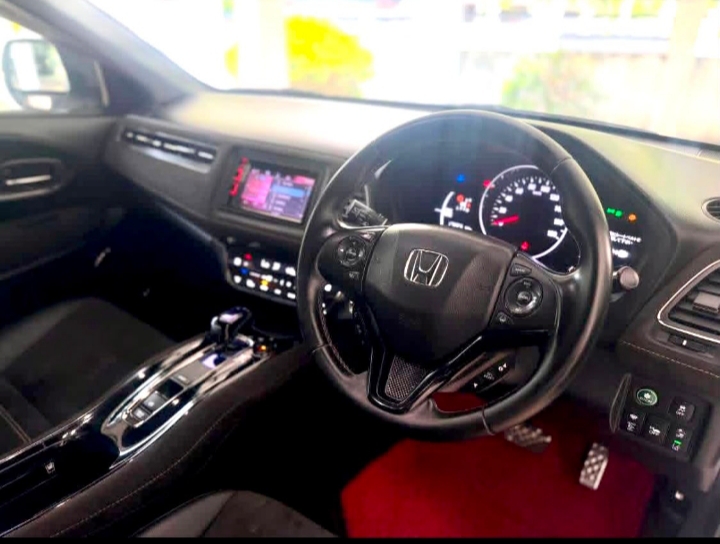 Honda Vezel 2016 - பயன்படுத்தப்பட்டது SUV sale in Sri Lanka - patpat.lk