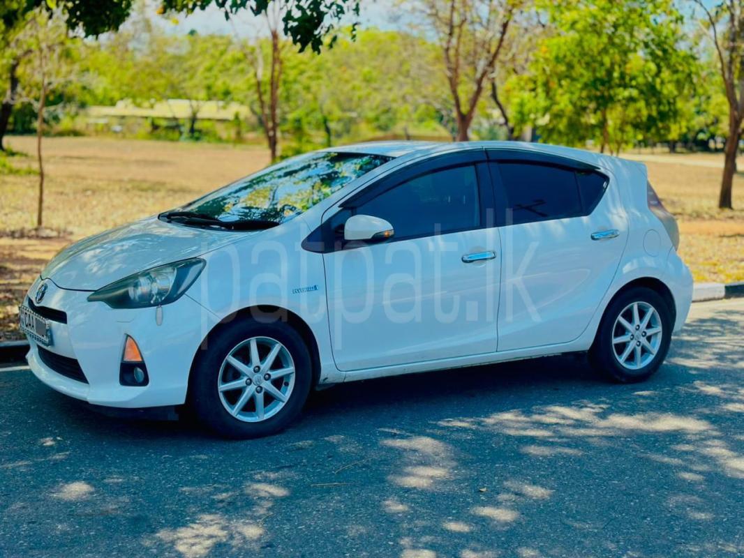 Toyota Aqua 2013 - பயன்படுத்தப்பட்டது கார் sale in Sri Lanka - patpat.lk