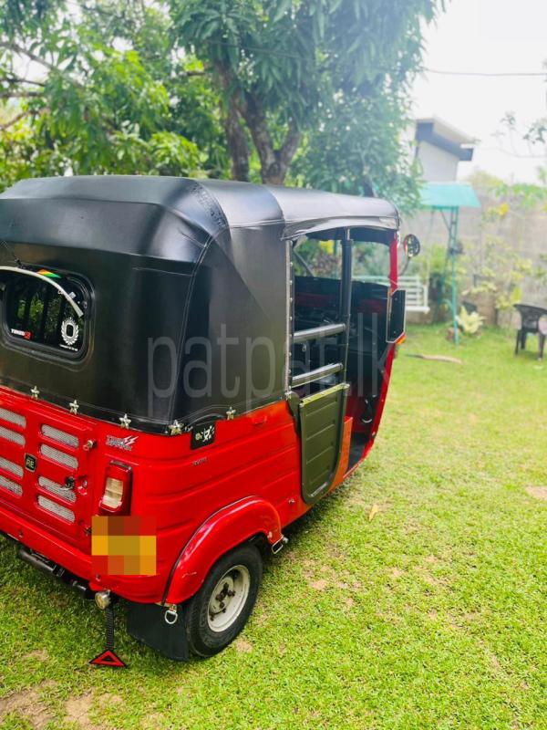 Bajaj Three Wheel 2016 - பயன்படுத்தப்பட்டது முச்சக்கர வண்டி sale in Sri Lanka - patpat.lk
