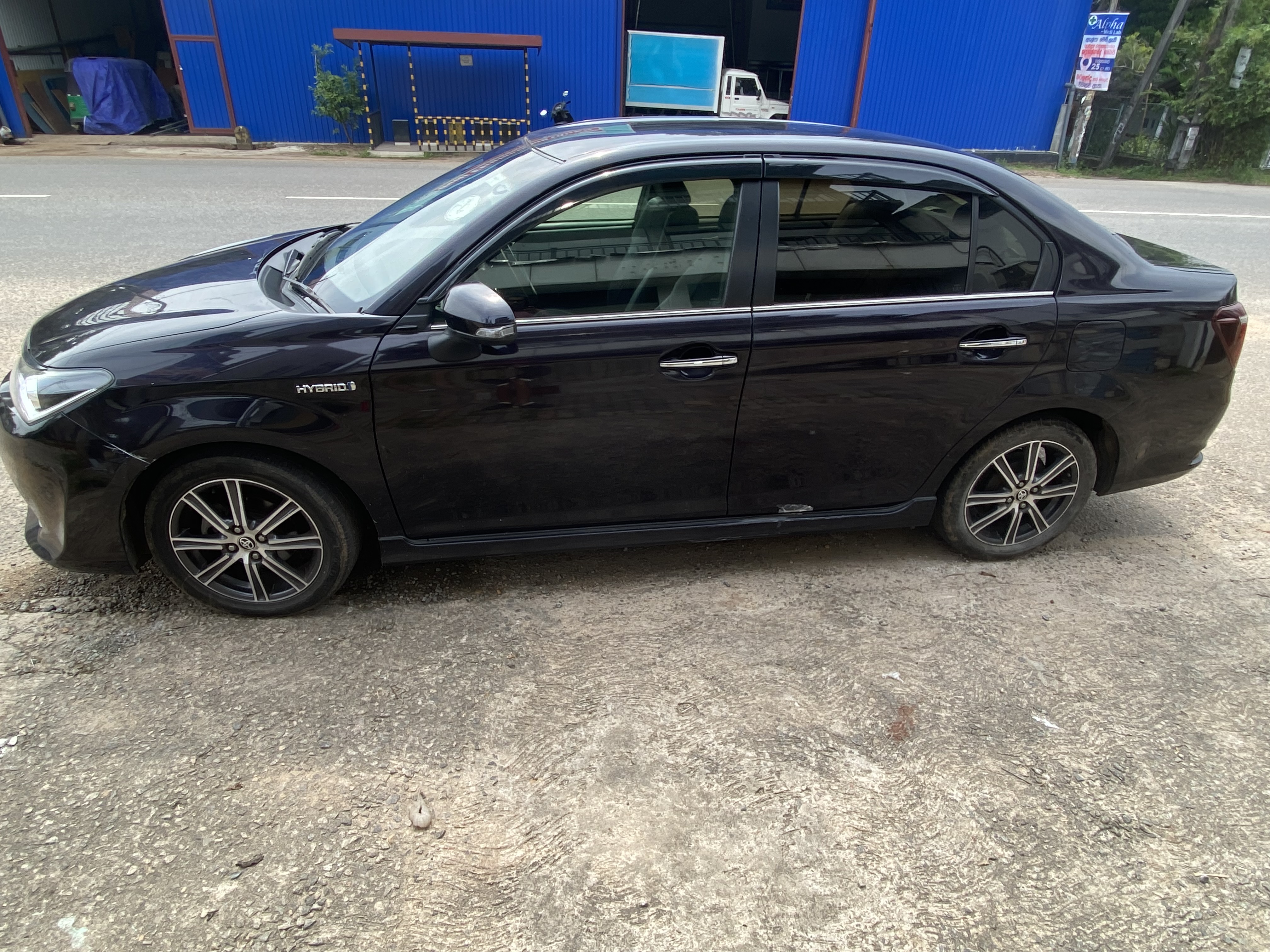 Toyota Axio 2016 - பயன்படுத்தப்பட்டது கார் sale in Sri Lanka - patpat.lk