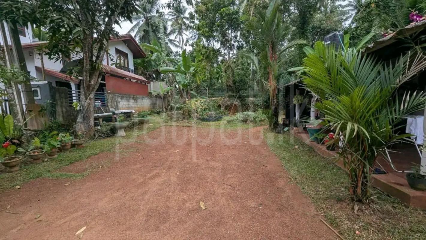 Residential Land for Sale in Mirigama