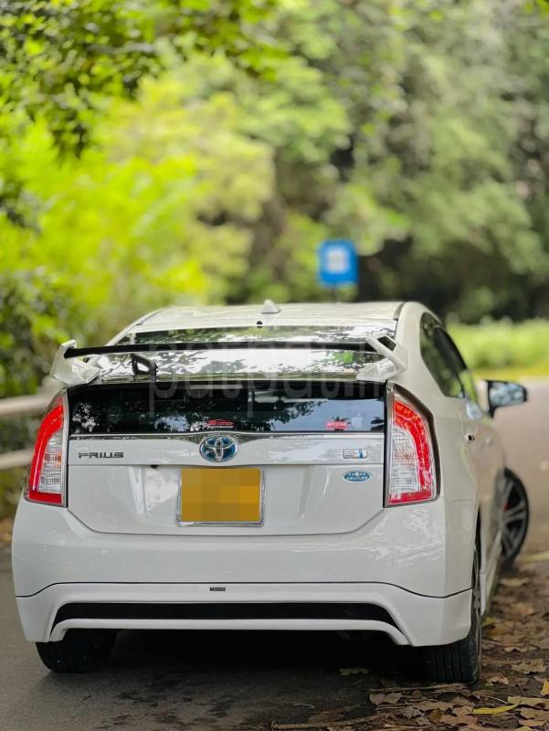 Toyota Prius 2015 - Used Car sale in Sri Lanka - patpat.lk