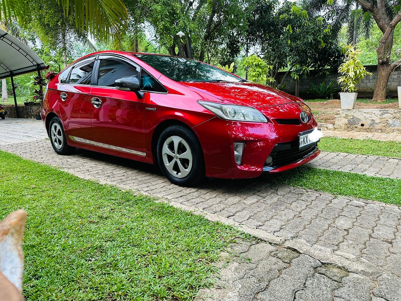 Toyota Prius 2013 - பயன்படுத்தப்பட்டது கார் sale in Sri Lanka - patpat.lk
