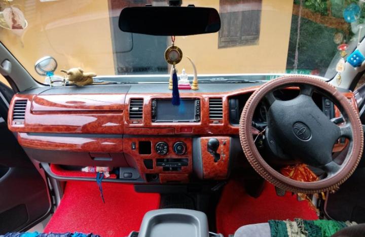 Toyota Hiace 2007 - භාවිතා කරන ලද වෑන් රථය sale in Sri Lanka - patpat.lk