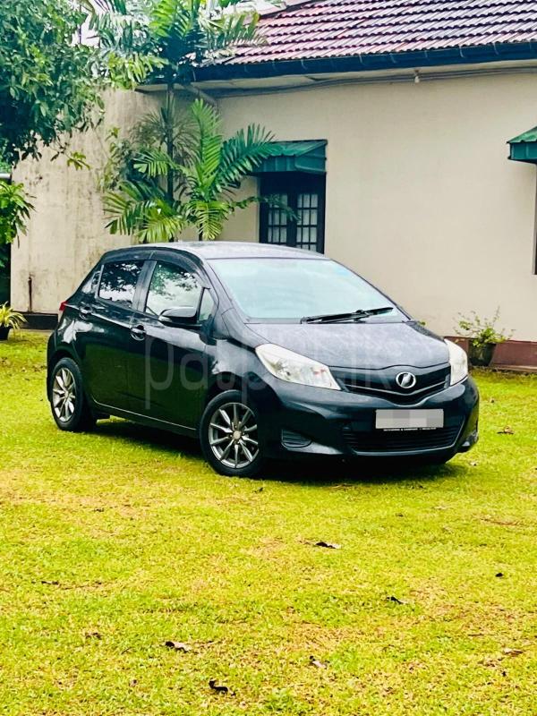 Toyota Vitz 2013 - பயன்படுத்தப்பட்டது கார் sale in Sri Lanka - patpat.lk