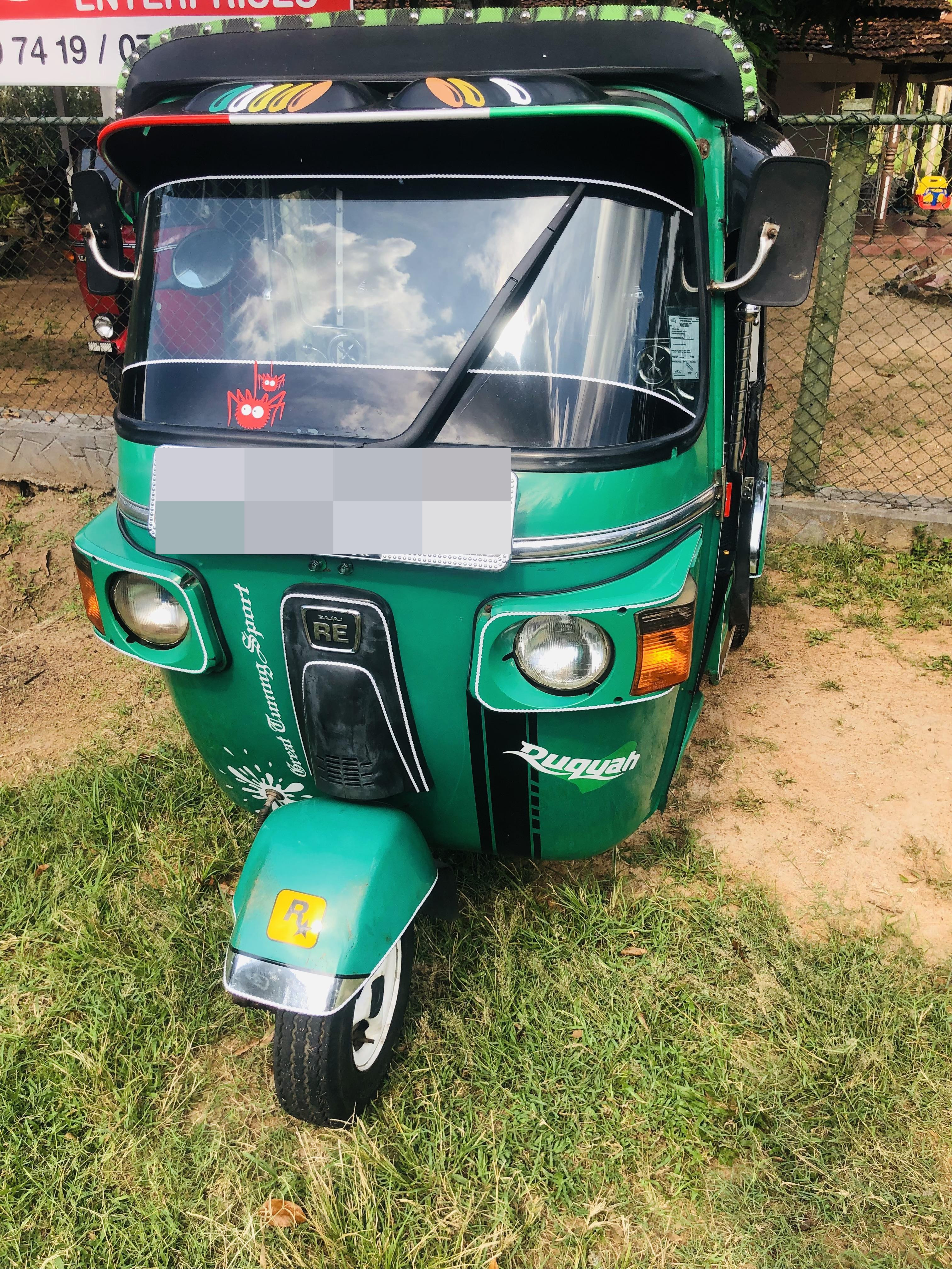 Bajaj Three Wheel 2013 ads-image-1