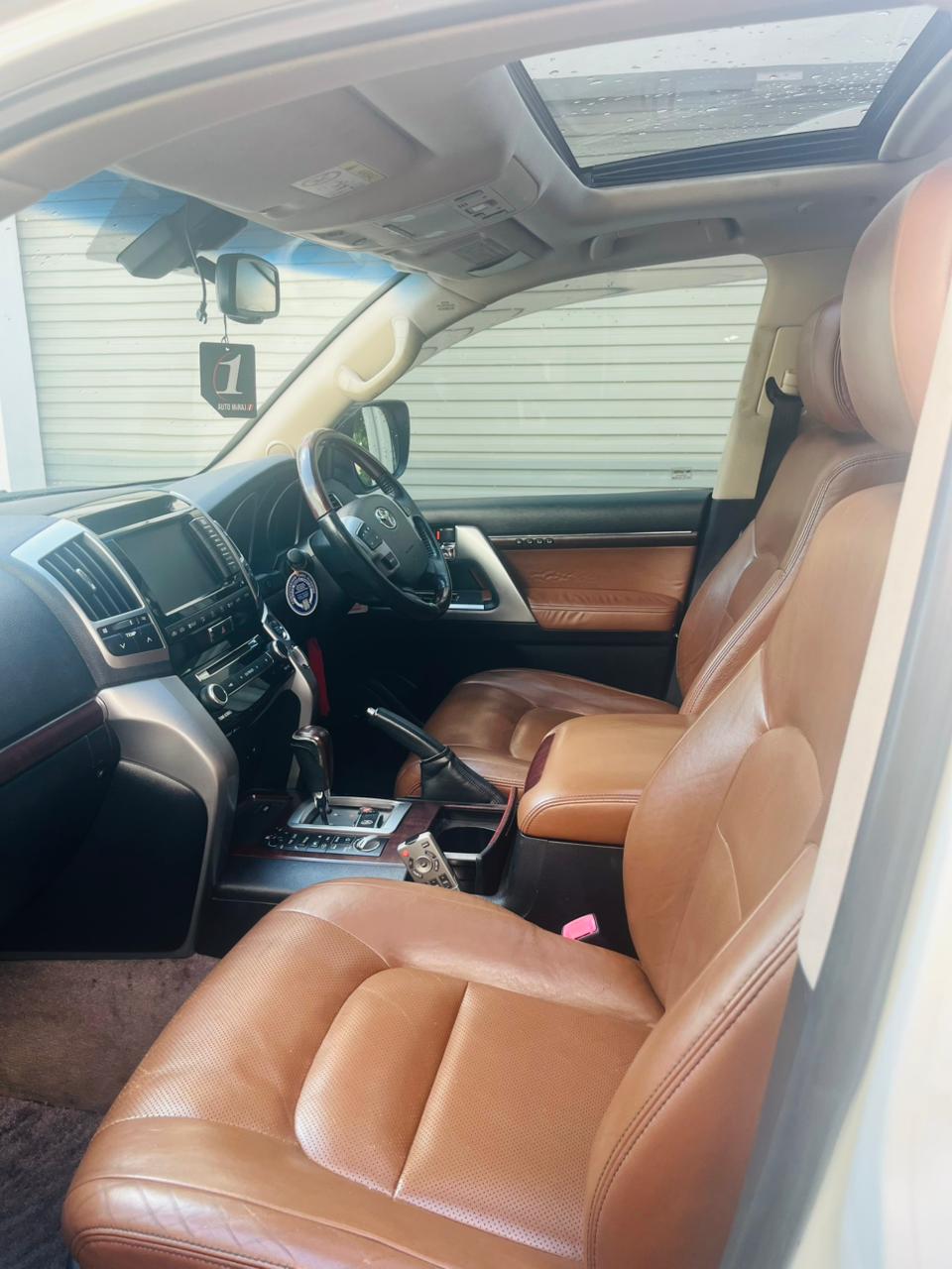 Toyota Land Cruiser 2015 - Used SUV sale in Sri Lanka - patpat.lk