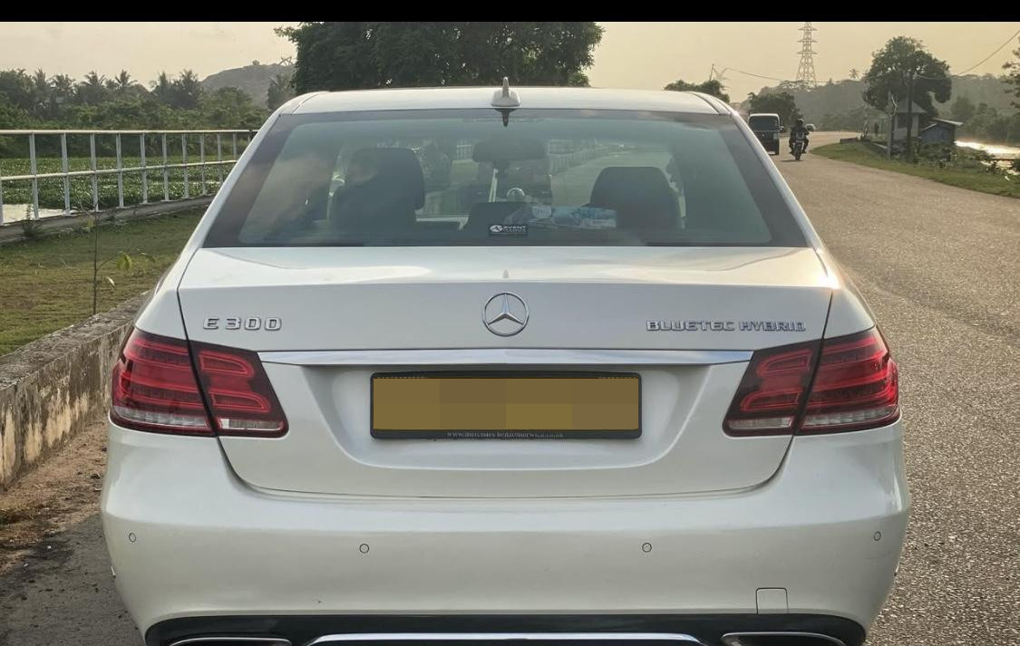 Mercedes Benz E300 2013 - பயன்படுத்தப்பட்டது கார் sale in Sri Lanka - patpat.lk