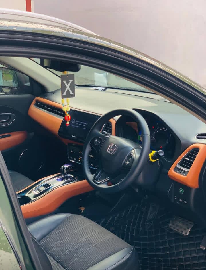 Honda Vezel 2014 - Used SUV sale in Sri Lanka - patpat.lk