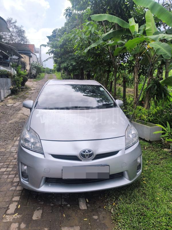 Toyota Prius 2011 - பயன்படுத்தப்பட்டது கார் sale in Sri Lanka - patpat.lk