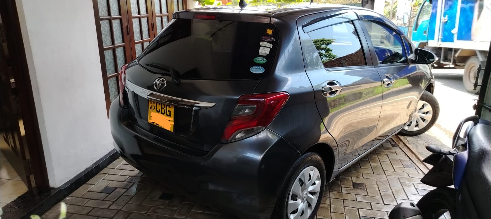 Toyota Vitz 2016 - பயன்படுத்தப்பட்டது கார் sale in Sri Lanka - patpat.lk